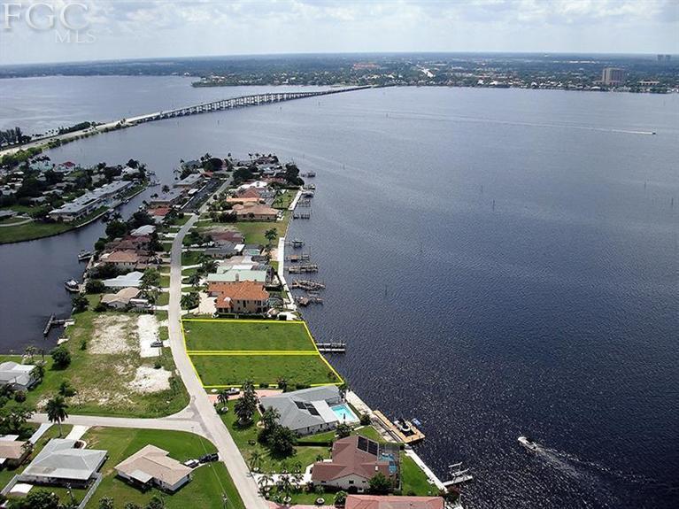Photo of 1626 Edith Esplanade Cape Coral FL 33904