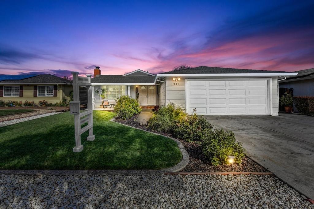 Photo of 989 Malott Dr San Jose CA 95121